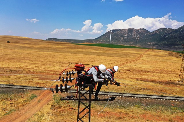 Vedaş, Bitlis’teki Köy ve Mezralarda Çalışmalarını Sürdürüyor