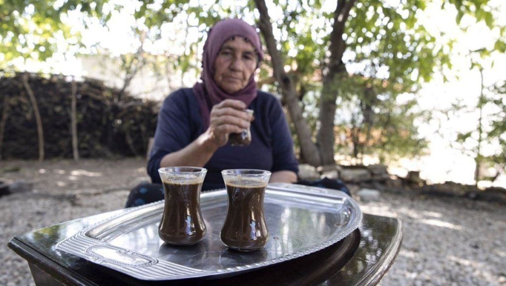 Kahve gibi içiyorlar! Kilosu 400 liraya alıcı buluyor – Bitlis Doğru Haber